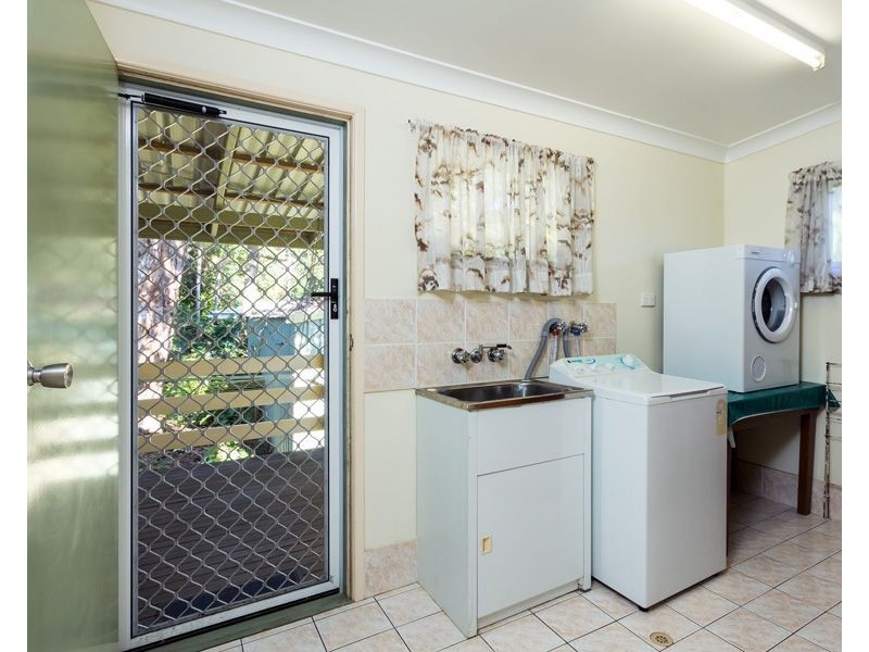 89 Mooloomba Road, Point Lookout QLD 4183