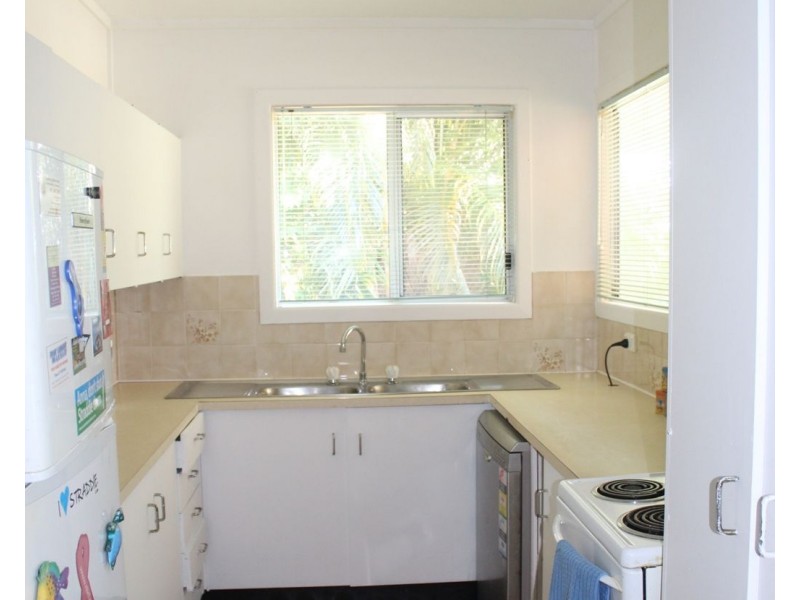 18 Barton Street, Dunwich QLD 4183