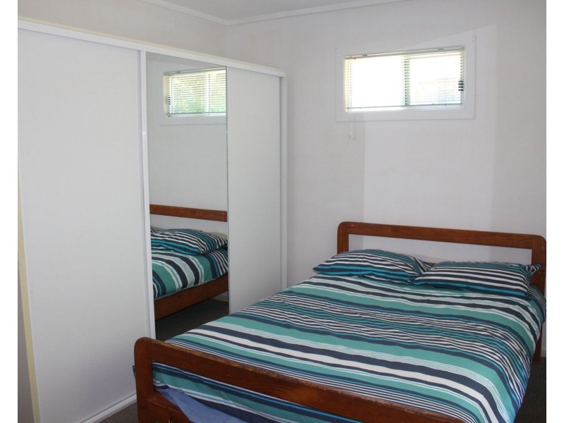 18 Barton Street, Dunwich QLD 4183