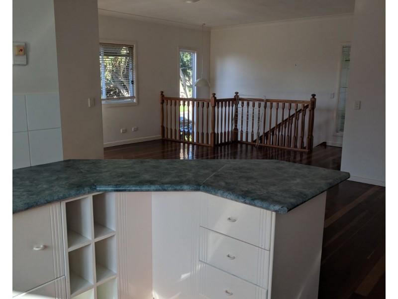 10a Yarrong Road, Point Lookout QLD 4183