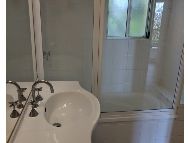 10a Yarrong Road, Point Lookout QLD 4183