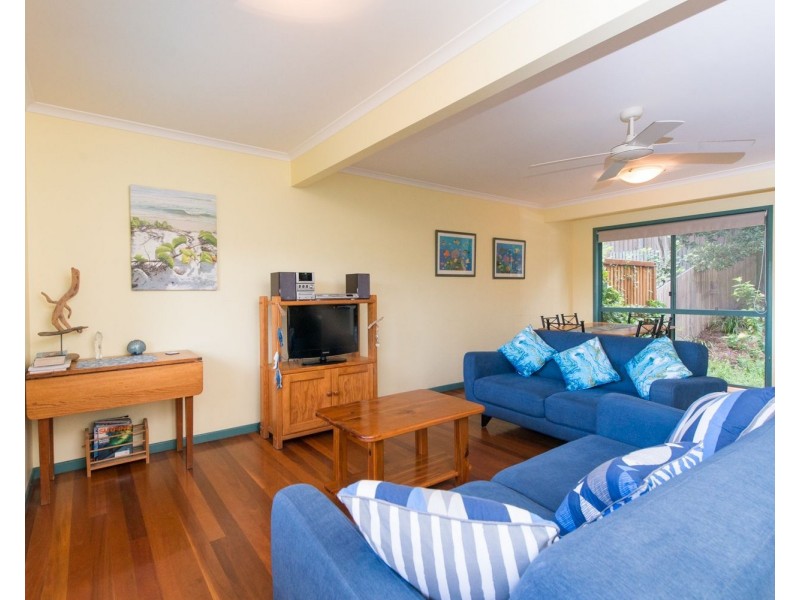 2/66 Mooloomba Road, Point Lookout QLD 4183