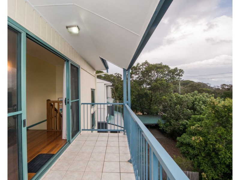 2/66 Mooloomba Road, Point Lookout QLD 4183