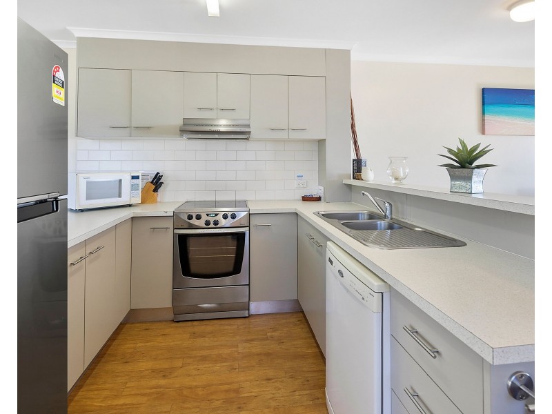 18/21-25 Cumming Parade, Point Lookout QLD 4183