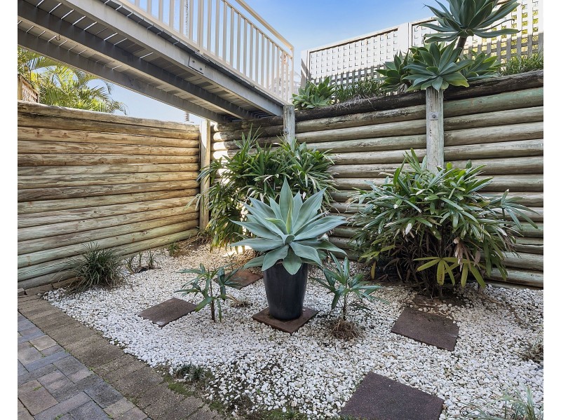 18/21-25 Cumming Parade, Point Lookout QLD 4183
