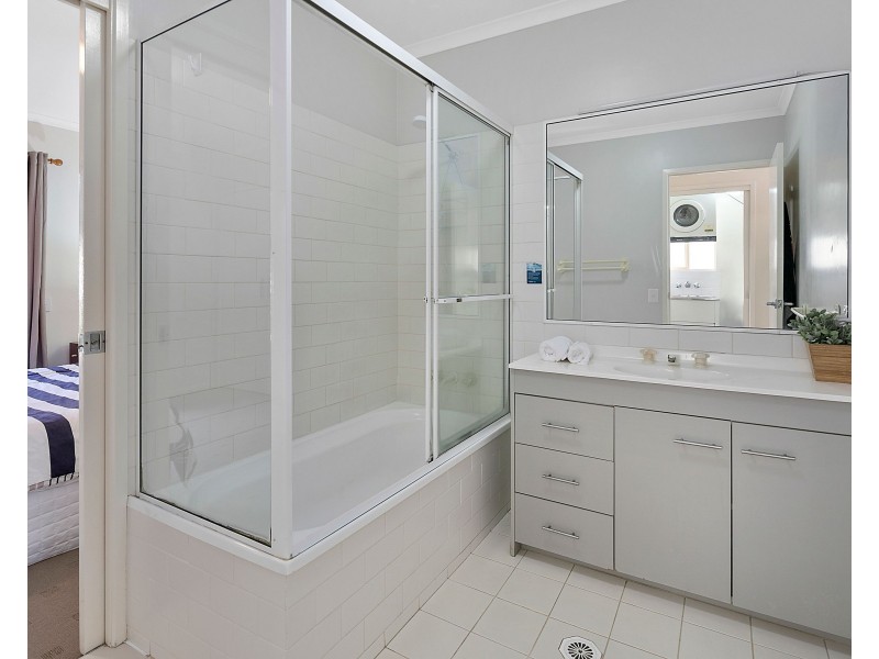 18/21-25 Cumming Parade, Point Lookout QLD 4183