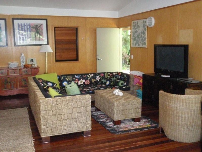 13 Bigoon Road, Point Lookout QLD 4183