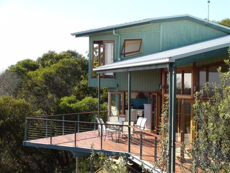 8 Pratt Court, Point Lookout QLD 4183