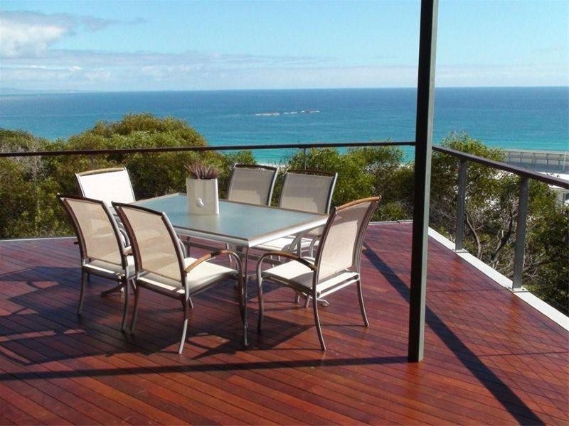 8 Pratt Court, Point Lookout QLD 4183