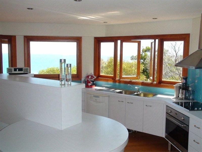 8 Pratt Court, Point Lookout QLD 4183