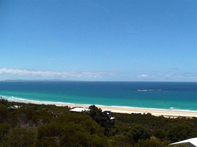 8 Pratt Court, Point Lookout QLD 4183