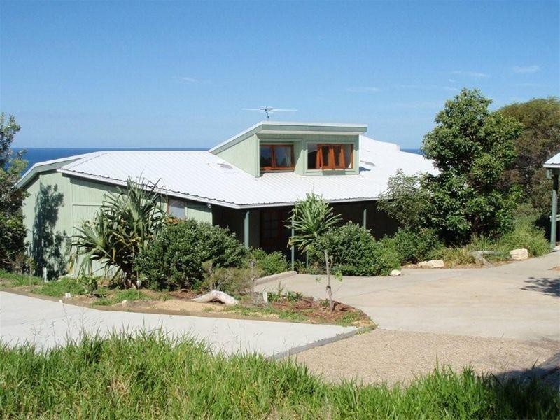 8 Pratt Court, Point Lookout QLD 4183