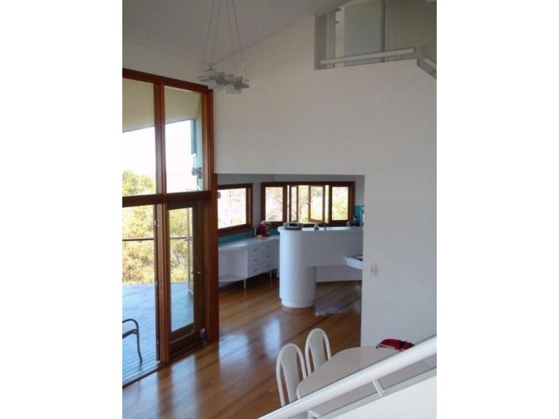 8 Pratt Court, Point Lookout QLD 4183