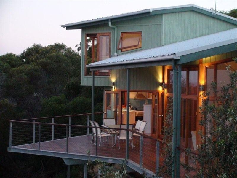 8 Pratt Court, Point Lookout QLD 4183