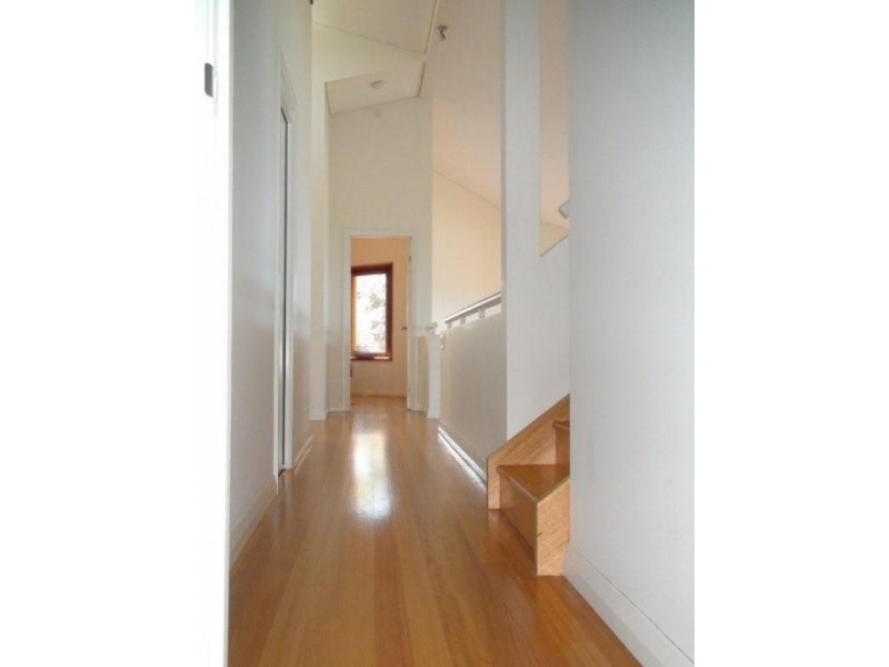 8 Pratt Court, Point Lookout QLD 4183