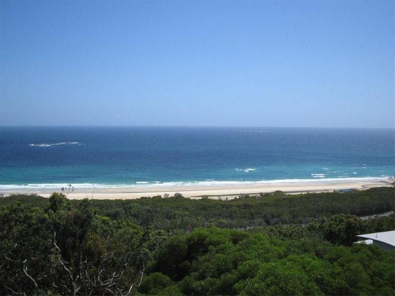 3 Cumming Parade, Point Lookout QLD 4183