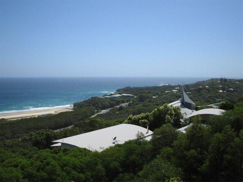 3 Cumming Parade, Point Lookout QLD 4183
