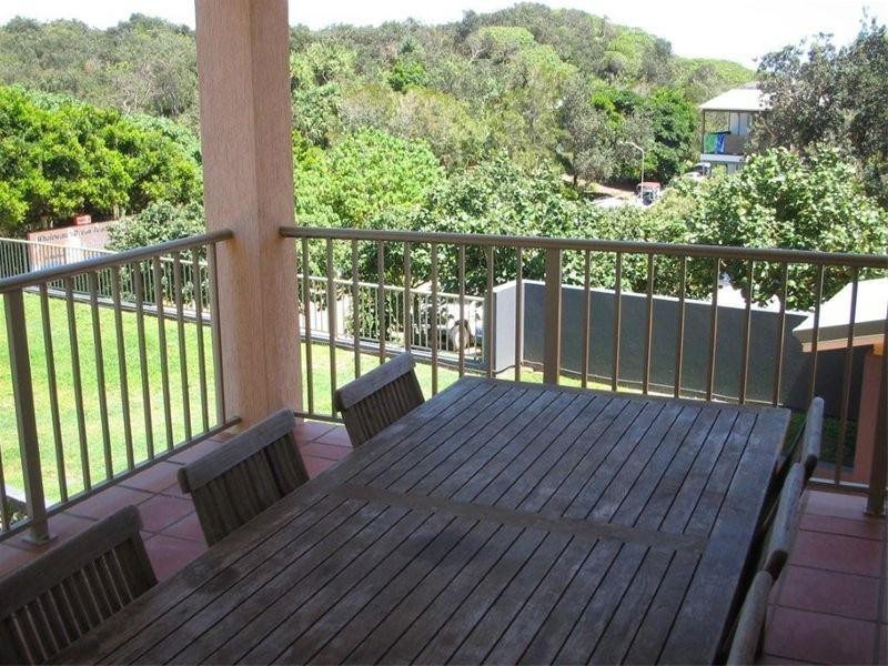 11 Samarinda Drive, Point Lookout QLD 4183