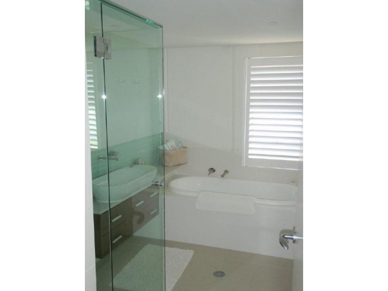 158 Dickson Way, Point Lookout QLD 4183