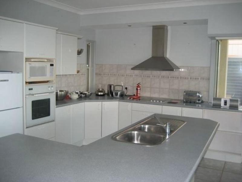 99 Tramican Street, Point Lookout QLD 4183