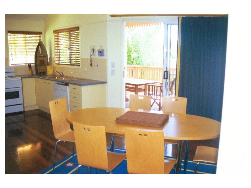 6 Bigoon Road, Point Lookout QLD 4183