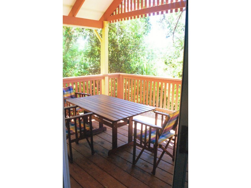 6 Bigoon Road, Point Lookout QLD 4183