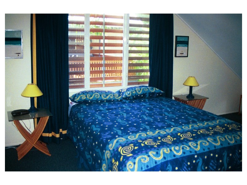 6 Bigoon Road, Point Lookout QLD 4183