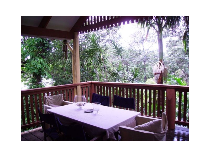 6 Bigoon Road, Point Lookout QLD 4183