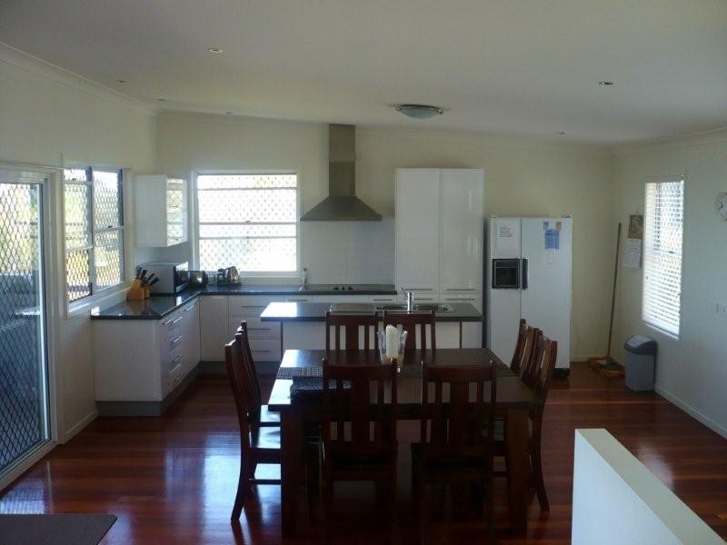 16 Cumming Parade, Point Lookout QLD 4183