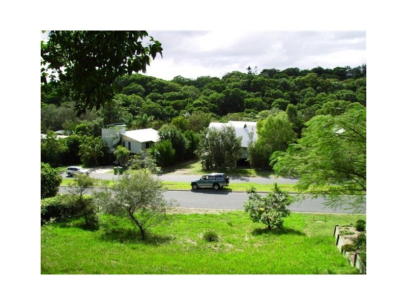 25 George Nothling Drive, Point Lookout QLD 4183