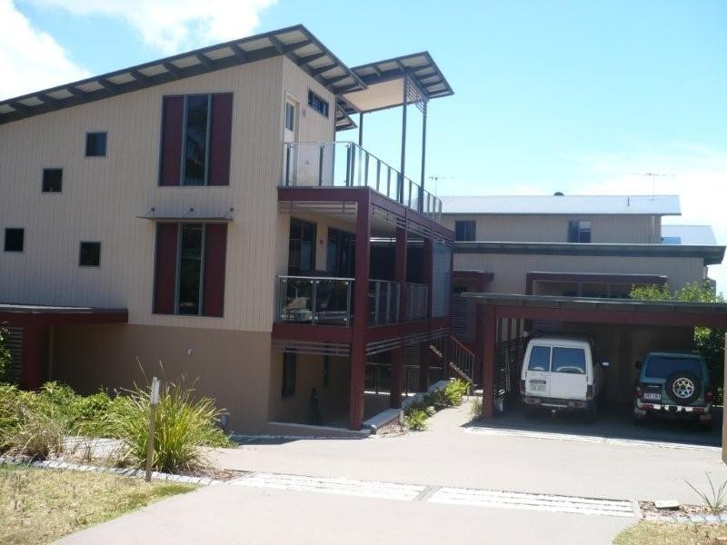 4/4 Cumming Parade, Point Lookout QLD 4183