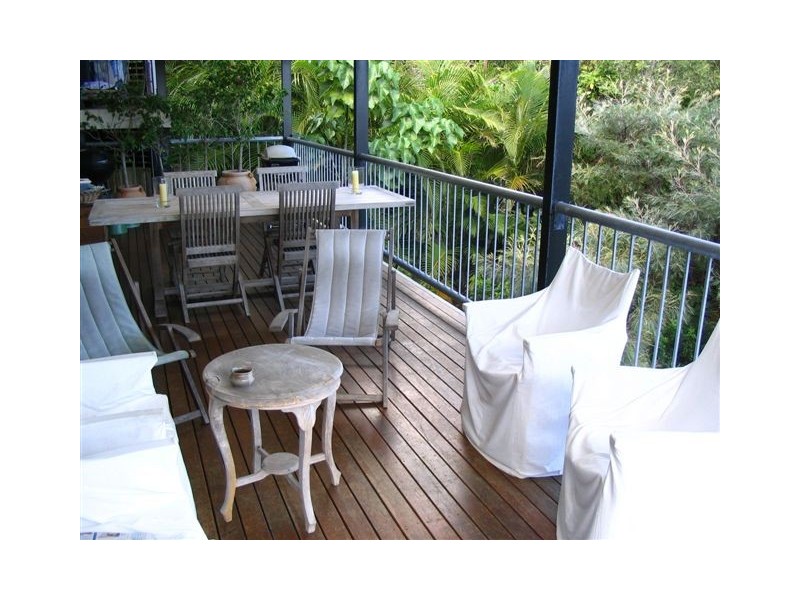 6 Billa Street, Point Lookout QLD 4183