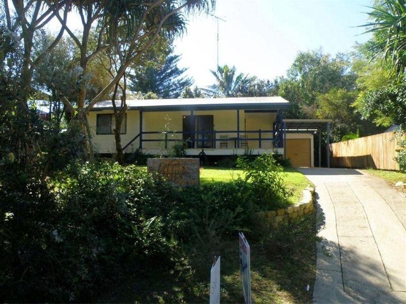13 Boreen Street, Point Lookout QLD 4183