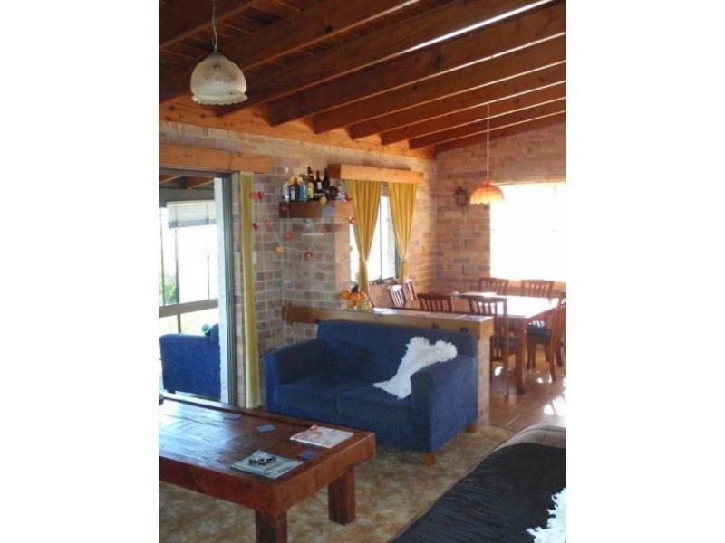 109 Rainbow Crescent, Dunwich QLD 4183