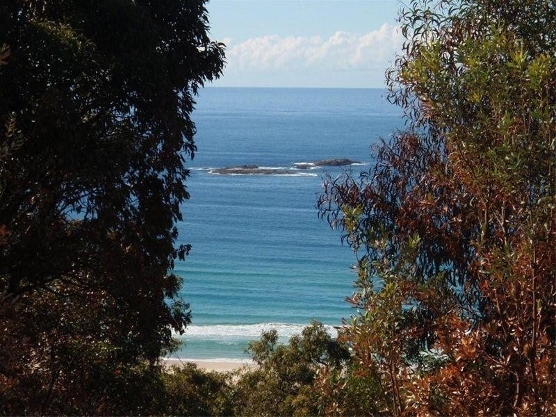 89 Tramican Street, Point Lookout QLD 4183