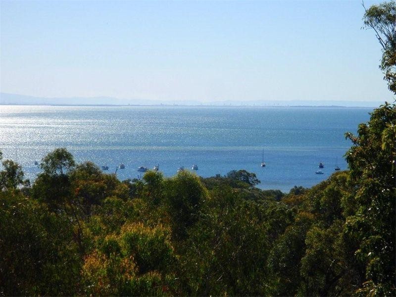 133 Rainbow Crescent, Dunwich QLD 4183