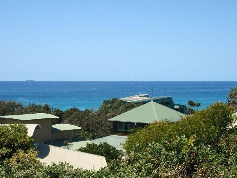 1 Samarinda Drive, Point Lookout QLD 4183