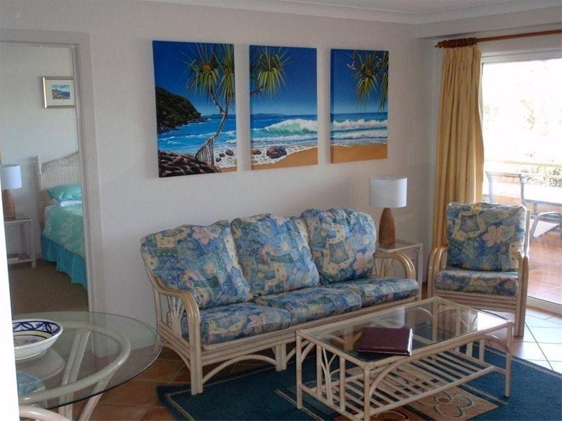 1 Samarinda Drive, Point Lookout QLD 4183