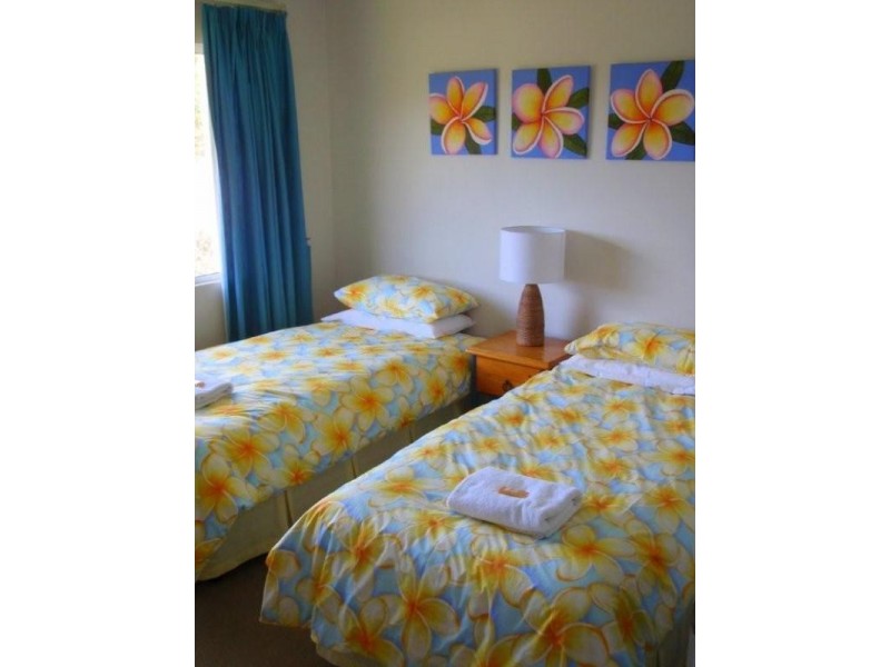 1 Samarinda Drive, Point Lookout QLD 4183