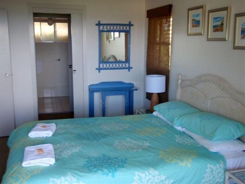 1 Samarinda Drive, Point Lookout QLD 4183