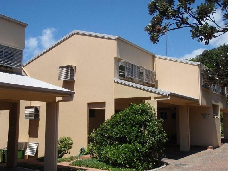 1 Samarinda Drive, Point Lookout QLD 4183