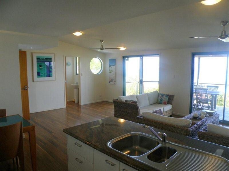 12 Pratt Court, Point Lookout QLD 4183