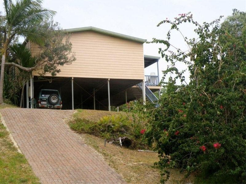 15 George Nothling Drive, Point Lookout QLD 4183