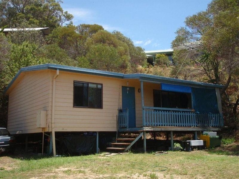 12 Cumming Parade, Point Lookout QLD 4183