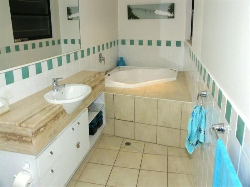 118 Mooloomba Road, Point Lookout QLD 4183