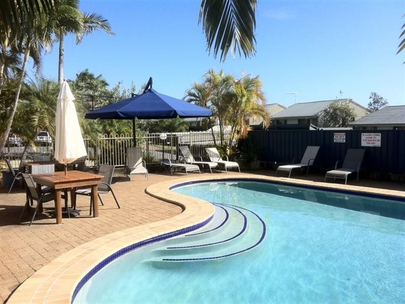 21 Cumming Parade, Point Lookout QLD 4183