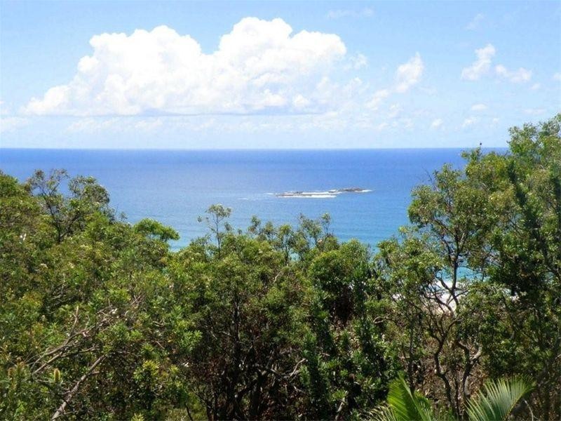 99 Tramican Street, Point Lookout QLD 4183