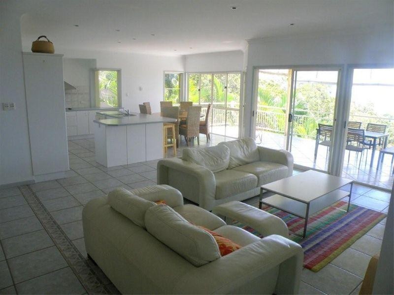 99 Tramican Street, Point Lookout QLD 4183