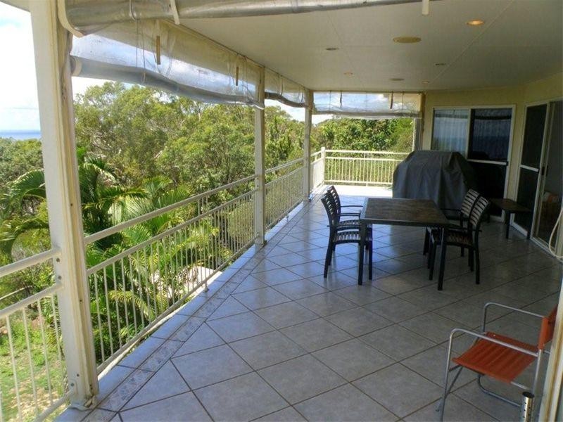 99 Tramican Street, Point Lookout QLD 4183