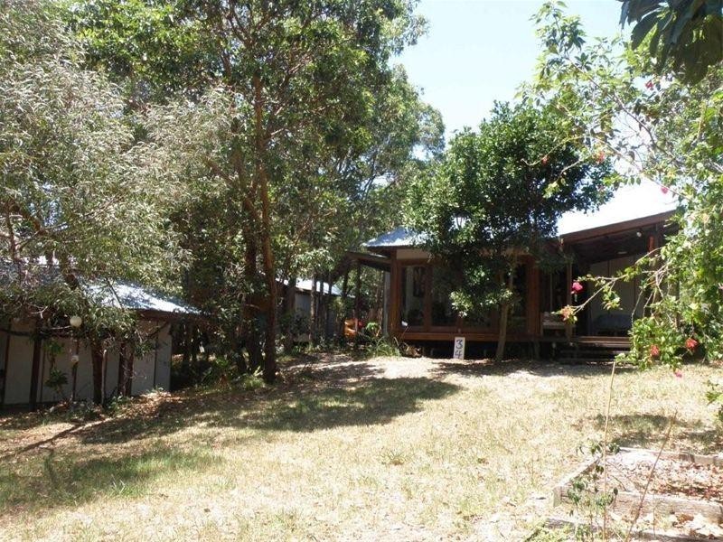 34 Bigoon Road, Point Lookout QLD 4183